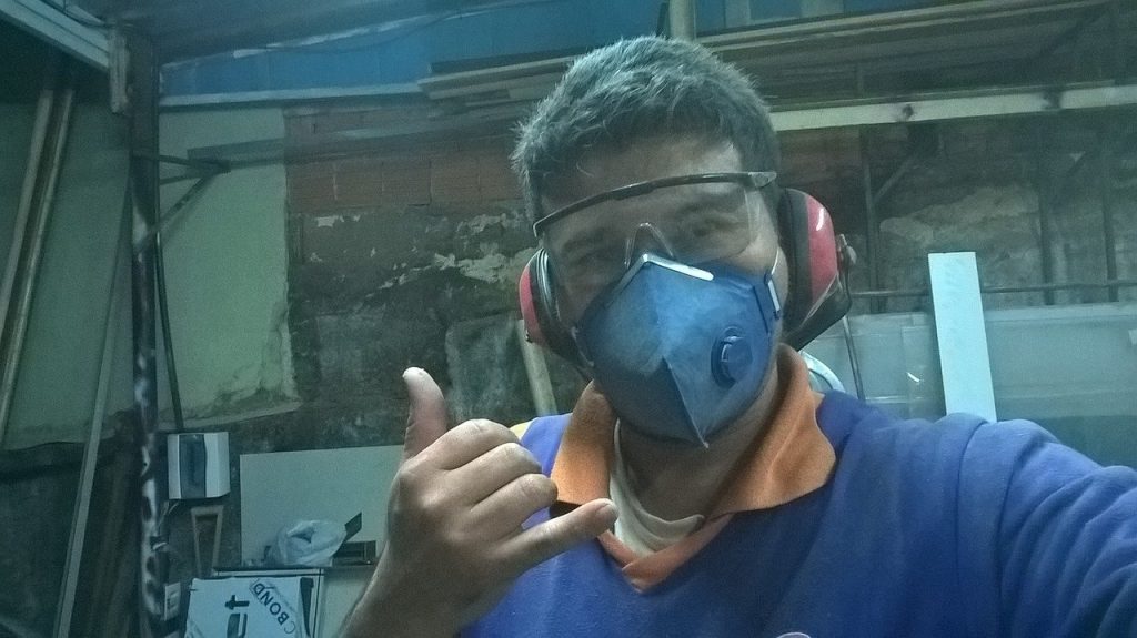 angajat muncitor mască de protecție