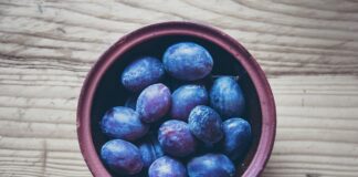 Câte calorii are o prună. Comparație cu merele, caisele, perele, piersicile câte calorii are o prună