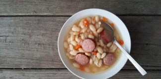 Câte calorii are ciorba de fasole boabe, cu afumătură sau la conservă câte calorii are ciorba de fasole boabe cu cârnați