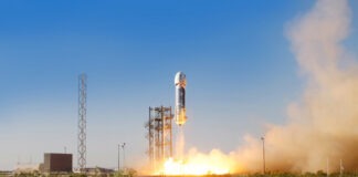 Încă un miliardar s-a dus în spațiu: Jeff Bezos, zbor de succes cu Blue Origin | VIDEO