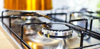 Consumatorul vulnerabil. Cât va suporta statul din facturile la gaz și curent electric FOTO: PhotoMIX-Company/Pixabay.com