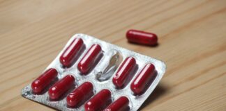 18 lucruri esențiale pe care să le știi despre Paxlovid și Molnupiravir, antiviralele inovative anti-COVID care vin în România pastile