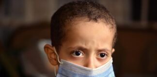 Începe vaccinarea copiilor cu vârste între 5 și 11 ani. Unde se face vaccinarea și unde vă înscrieți copil mască covid