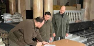 Zelenski a semnat cererea de aderare la UE a Ucrainei