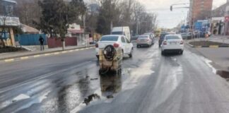 Benzinăria care a vândut motorină în rezervorul neconform răsturnat pe șosea, amendată cu 100.000 de lei FOTO: ISU Galați