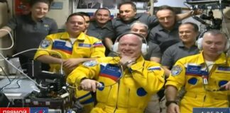 3 cosmonauți ruși au venit pe Stația Spațială Internațională îmbrăcați în culorile Ucrainei cosmonauți ruși