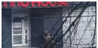 Viral. Ce se întâmplă când un soldat rus încearcă să spargă ușa unui bar | VIDEO soldat bar