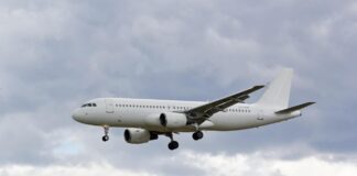 Un dezastru aviatic în care au murit 66 de oameni a fost provocat de pilotul care și-a aprins o țigară avion