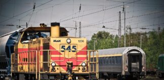 93 de angajați CFR, trimiși în judecată pentru furt de motorină. Prejudiciul strâns în 4 ani e uriaș locomotivă tren
