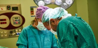 Caz medical unic în România: Și-a donat un rinichi copilului, după 10 ani primește unul pentru a trăi FOTO: Engin_Akyurt/Pixabay.com