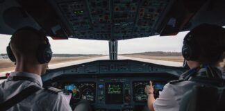Doi piloți au adormit la bordul avionului Boeing și au ratat aterizarea pilot avion