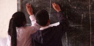 Profesorii care se titularizează în mediul rural vor primi, la instalare, 3 salarii medii brute școală țară mediul rural elevi