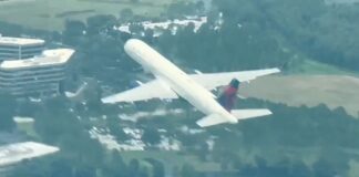 Momentul în care două avioane aproape s-au ciocnit în aer | VIDEO avion