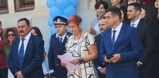 Momentul în care George Simion este huiduit de elevii de la Liceul „Gheorghe Lazăr” | VIDEO george simion huiduit
