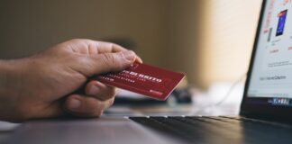 Vouchere de 4.000 de lei de la stat pentru unii români. Cine le primește și ce se poate face cu banii card