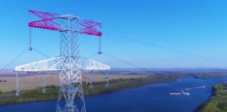 Au fost construiți cei mai înalți stâlpi de electricitate din România | VIDEO cei mai înalți stâlpi de electricitate