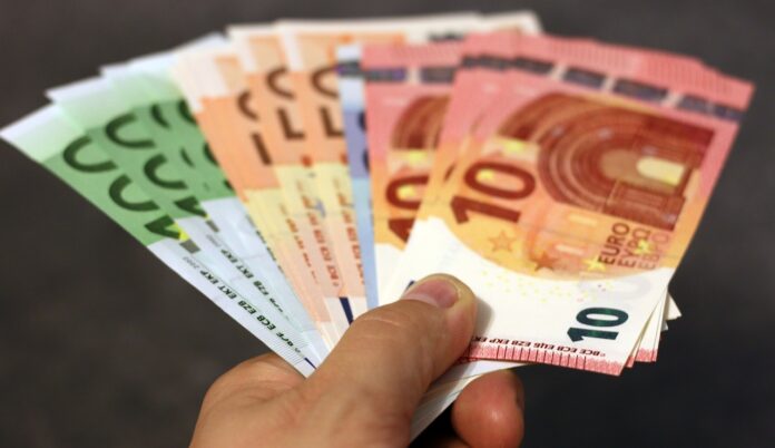 bani euro șpagă mită