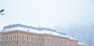 O mare universitate din România își închide conturile la băncile austriece Universitatea Transilvania din Brașov