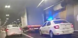 Încă un accident la Pasajul Unirii. Un camion a rămas blocat camion blocat pasajul unirii