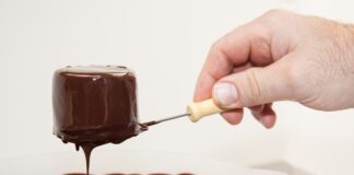 Ciocolată contaminată la Cora. Produsele au fost retrase de la vânzare ciocolată