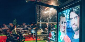 Se caută montatori de reclame în 9 orașe din țară. Salariu 800 de euro net / lună reclamă panou