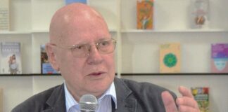 A murit Răzvan Theodorescu, fost director al Televiziunii Române în anii tulburi de după Revoluție răzvan theodorescu