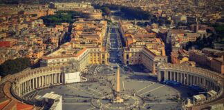 Turiști înșelați cu o excursie la Vatican. Au plătit peste 4.000 de euro, dar pelerinajul nu a mai avut loc vatican roma