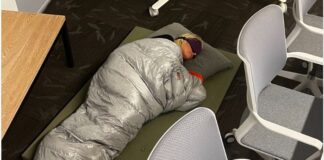 Șefa Twitter care dormea la birou a fost concediată de Elon Musk Esther Crawford