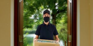 Mii de români păcăliți prin metoda „coletul”. Cum funcționează noua înșelătorie ce face victime în România colet curier