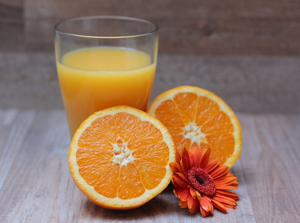 câte calorii are un pahar de suc de portocale