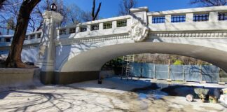 A fost reabilitat Podul Mare din Cișmigiu, un simbol al parcului. Cum arată după lucrări podul mare din cișmigiu