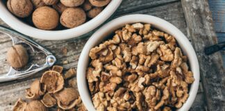 Câte calorii au nucile uscate, verzi, crude, coapte. 6 exemple câte calorii au nucile uscate crude verzi