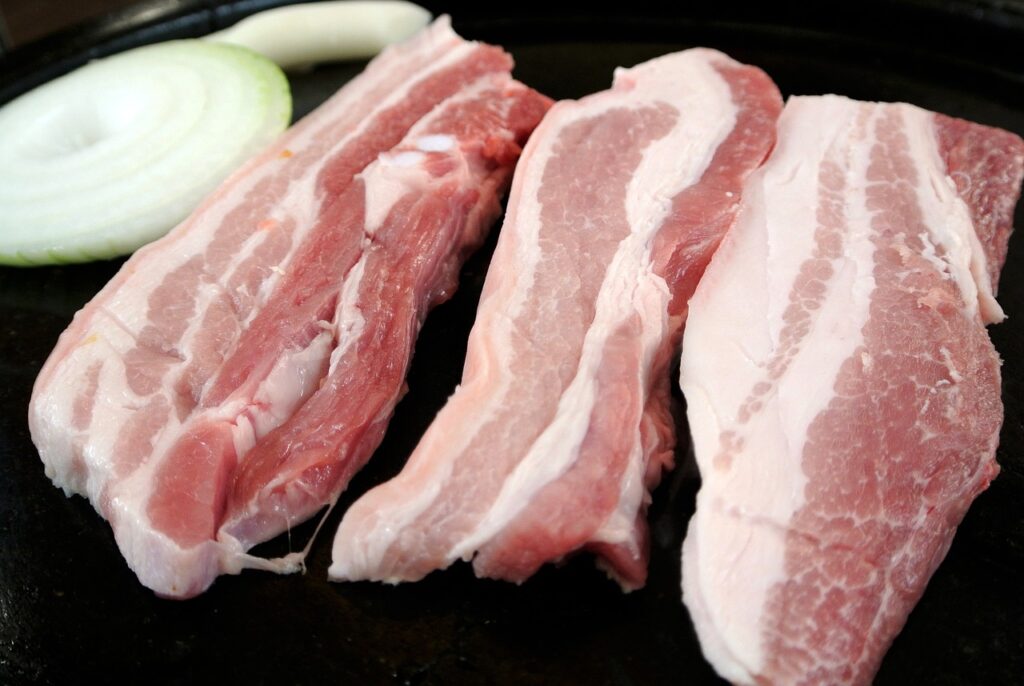 câte calorii are carnea de porc