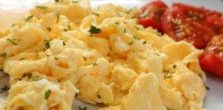 Câte calorii are o omletă din 3 ouă. Simplă, cu cașcaval sau șuncă câte calorii are o omletă din 3 ouă