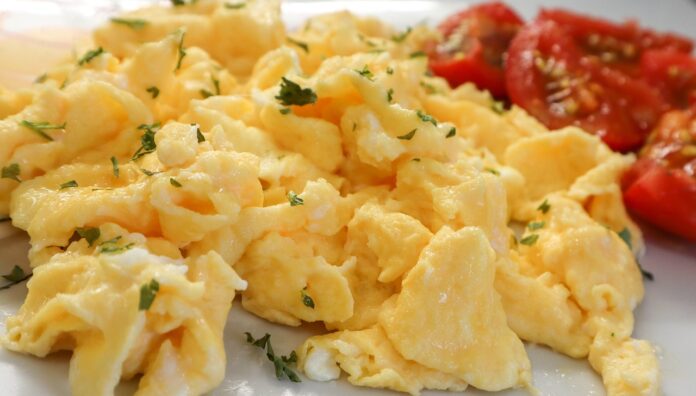 câte calorii are o omletă din 3 ouă