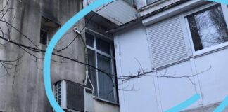 Chinul unei familii. Un vecin le-a blocat geamul cu un balcon construit la doar 30 de cm distanță balcon blocat galați