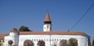 Comuna din România unde există o firmă la fiecare 16 locuitori. „Avem active 500 de firme, șomajul e sub 1%” biserica din prejmer