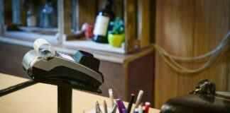 Casele de marcat self-service din SUA au început să ceară bacșiș casă de marcat