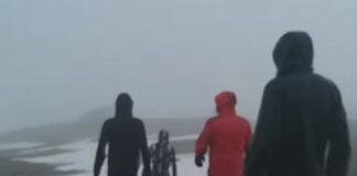 O femeie care născuse de doar câteva zile s-a aventurat pe munte. Turiștii neechipați au fost salvați de pe creastă salvamont bușteni