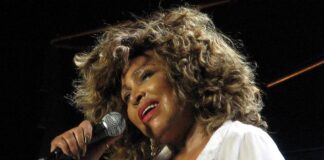 A murit Tina Turner tina turner
