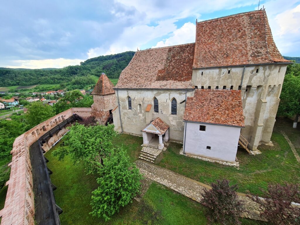 biserica fortificată alma vii colinele transilvaniei