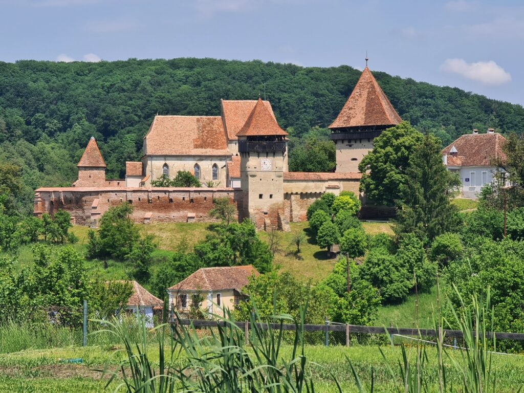 biserica fortificată alma vii colinele transilvaniei