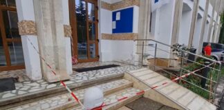 Patronul unor azile ce funcționau ilegal a încercat să își dea foc patron azile își dă foc