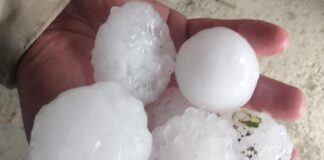 Grindină cât oul de găină într-o localitate din România grindină