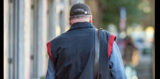 Un poștaș a furat pensia unei femei și a semnat în locul ei talonul de primire. Ce condamnare a primit poșta română