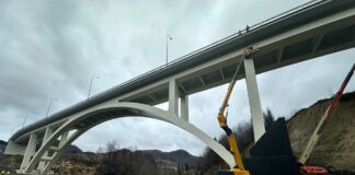 Se deschide primul pod metalic în arc de cerc cu calea de rulare la partea superioară din România pod arc metalic argeș