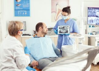 Implantul dentar: ce trebuie să știi înainte de a lua decizia