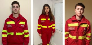 3 elevi din Vaslui au salvat un bărbat care făcuse infarct pe stradă. Toți sunt voluntari SMURD elevi vaslui smurd