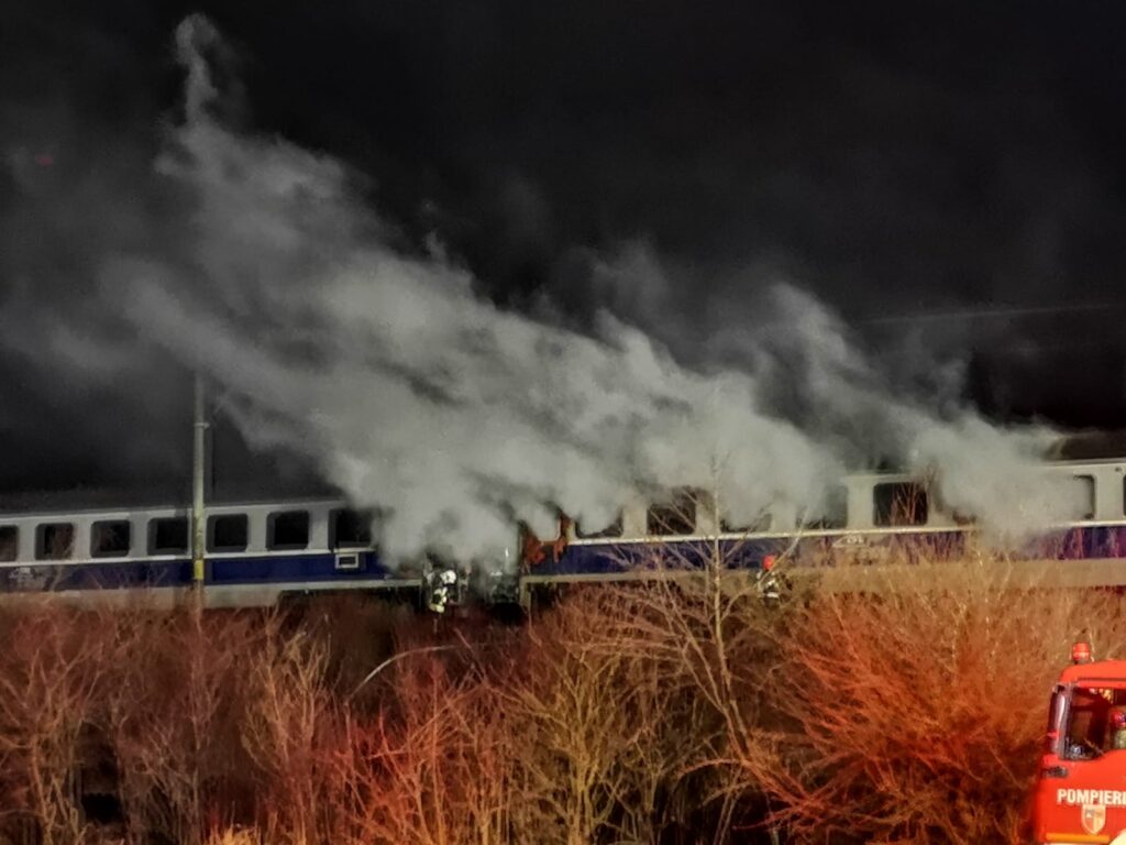 incendiu tren bistrița