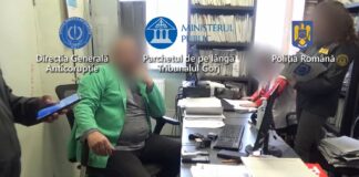 Mită pentru pensionare pe caz de boală: un medic și-a luat 3 apartamente. 4 cadre medicale, reținute percheziție medic